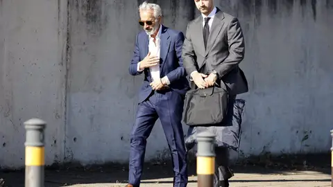 Imanol Arias, tras reconocer 5 delitos: "Quiero dejar de estar en la cabecera de este reparto cuanto antes" Imanol Arias, tras reconocer 5 delitos: "Quiero dejar de estar en la cabecera de este reparto cuanto antes"