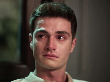 Berk se da cuenta que quiere darle una oportunidad a su padre tras descubrir que va a marcharse de la ciudad: "Quiero que me quiera"