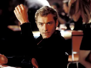 Jude Law en Alfie en el 2004 Jude Law en Alfie en el 2004