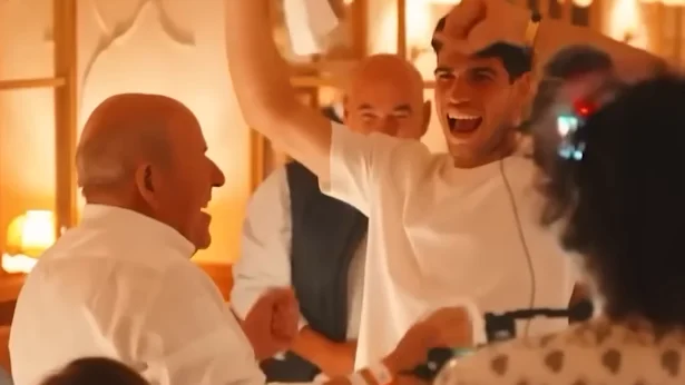 El fiestón de Alcaraz en el restaurante Siena de París El fiestón de Alcaraz en el restaurante Siena de París