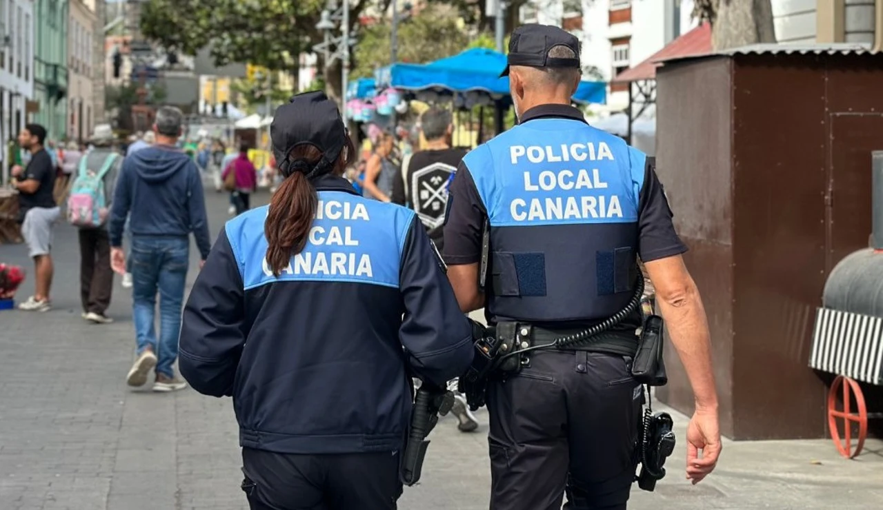 La Policía de La Laguna rescata a una mujer retenida en su casa durante más de un mes