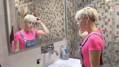 Pilar denuncia que una peluquera ha arruinado su imagen, de la que vive: " Pilar denuncia que una peluquera ha arruinado su imagen, de la que vive: "