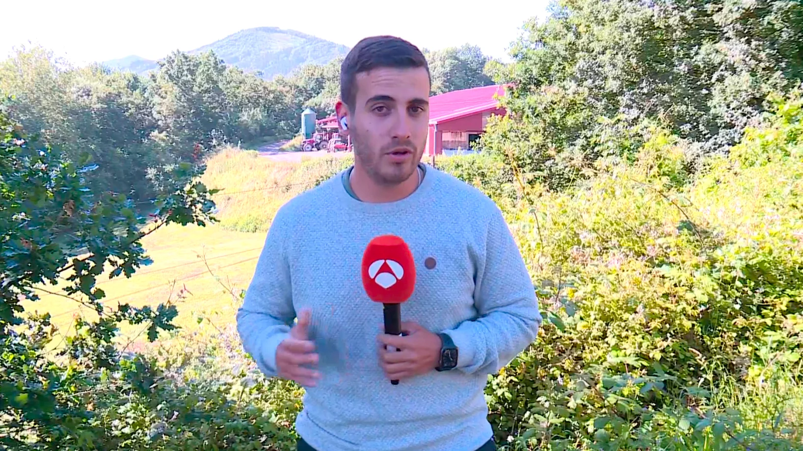 Detenidos trabajadores de un caserío. Detenidos trabajadores de un caserío.