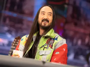 ¿Cómo nacieron los famosos tartazos de Steve Aoki? El DJ lo desvela en El Hormiguero ¿Cómo nacieron los famosos tartazos de Steve Aoki? El DJ lo desvela en El Hormiguero