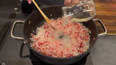 Agrega el cava y dale un hervor Agrega el cava y dale un hervor