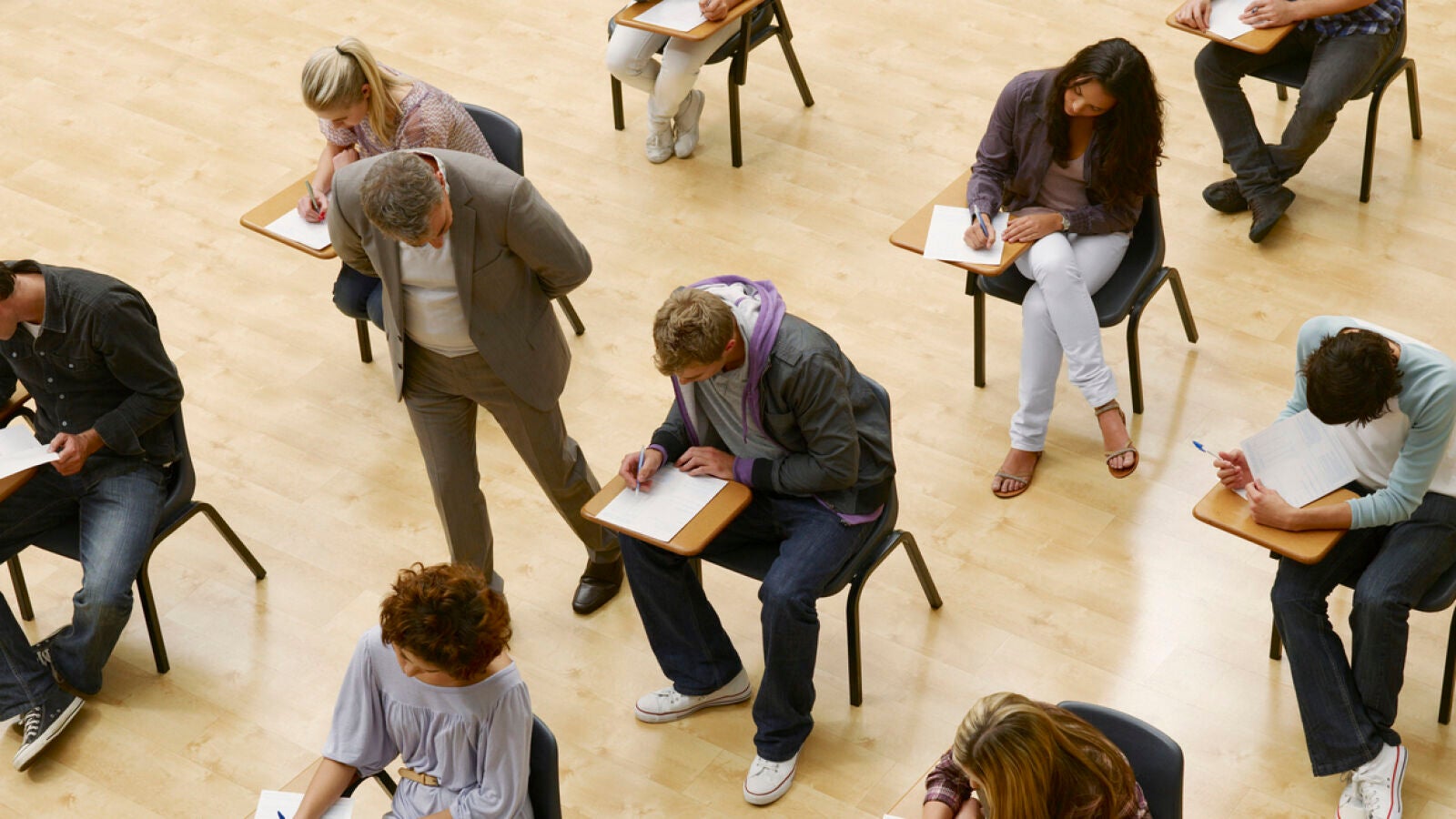 ¿Todavía no sabes qué estudiar? Estas son las carreras con más salidas y buen sueldo