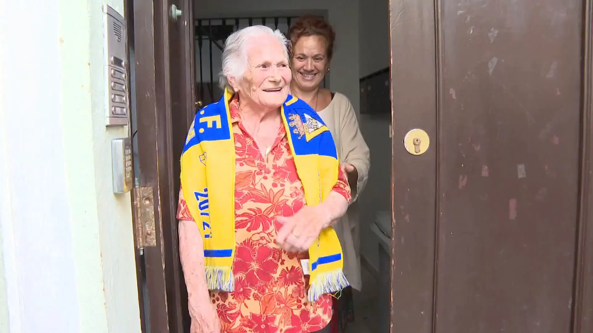 Mar&iacute;a Mu&ntilde;oz con la bufanda del C&aacute;diz