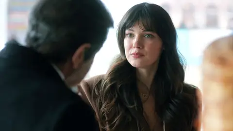 Avance de Secretos de familia: Çinar, en el punto de mira de la policía mientras Ceylin e Iclal vuelven a enfrentarse Avance de Secretos de familia: Çinar, en el punto de mira de la policía mientras Ceylin e Iclal vuelven a enfrentarse