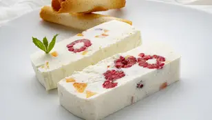 Receta ideal para los niños: Postre helado de yogur con frutas de Arguiñano