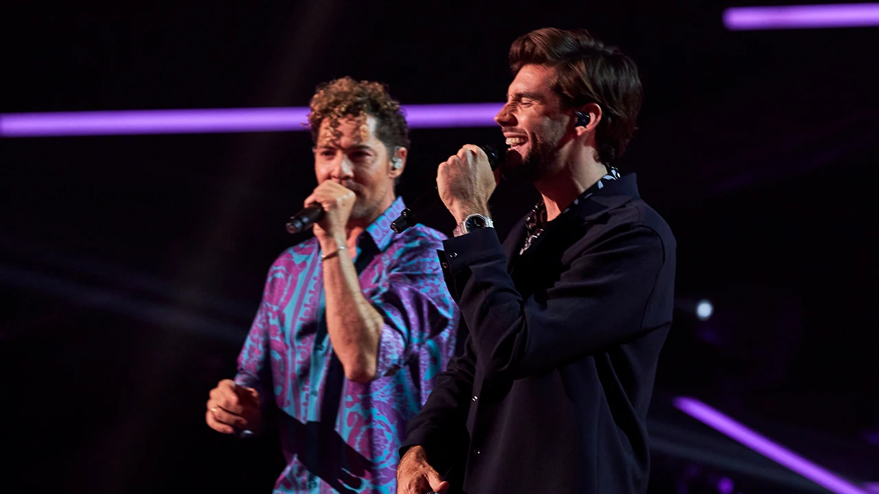 &iexcl;Incre&iacute;ble! David Bisbal y &Aacute;lvaro Soler inauguran los Asaltos con una actuaci&oacute;n hist&oacute;rica