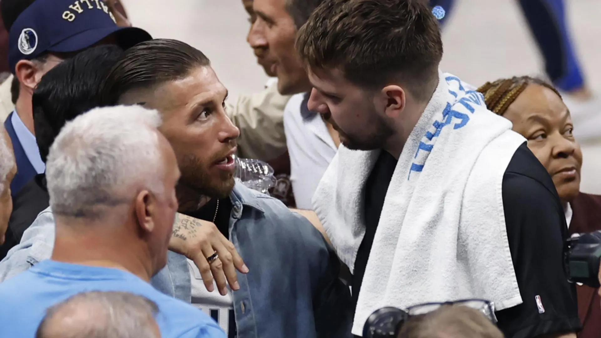 Sergio Ramos y Luka Doncic se saludan en Dallas Sergio Ramos y Luka Doncic se saludan en Dallas