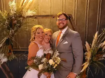 Imagen de la boda de las siamesas Imagen de la boda de las siamesas