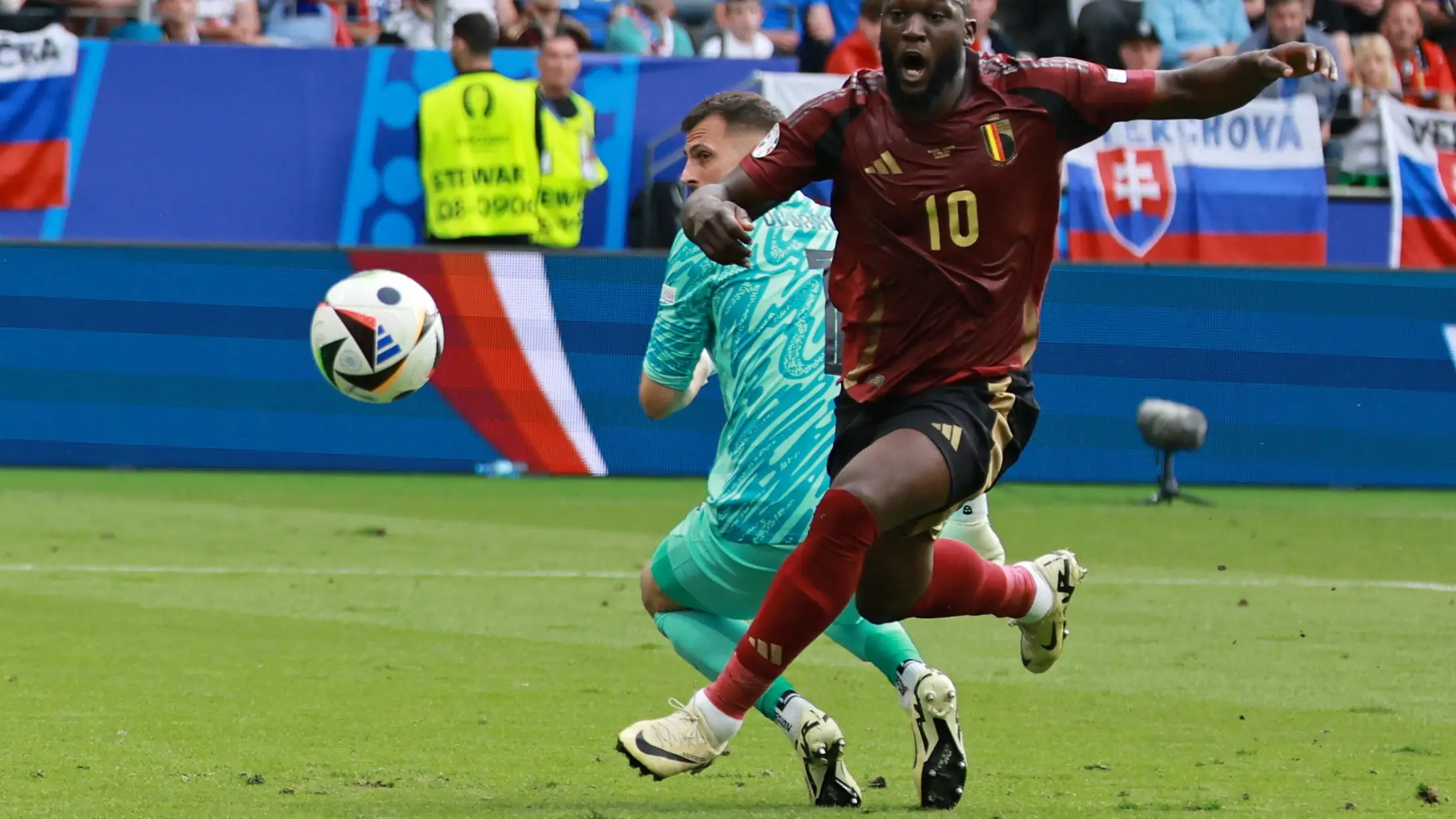 Romelu Lukaku tras fallar una clara ocasión en el Bélgica - Eslovaquia de la Eurocopa 2024 Romelu Lukaku tras fallar una clara ocasión en el Bélgica - Eslovaquia de la Eurocopa 2024