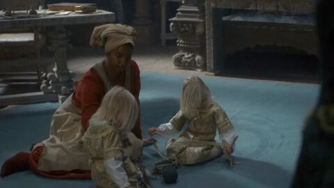 Los mellizos del rey Aegon, Jaehaerys y Jaehaera, en La Casa del Dragón