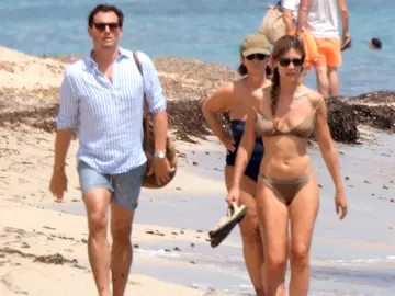 Las imágenes que demuestran que Albert Rivera y Carla Cotterli han dado comienzo a su verano... ¡Más que felices! Las imágenes que demuestran que Albert Rivera y Carla Cotterli han dado comienzo a su verano... ¡Más que felices!