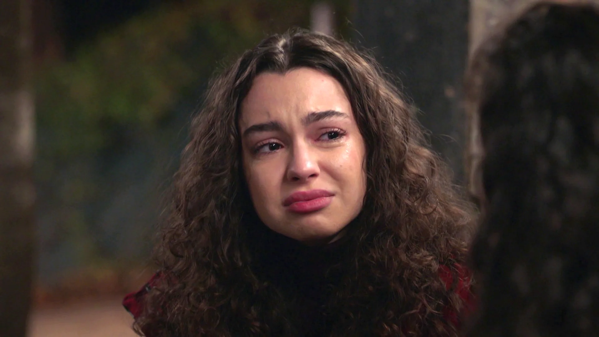 Asiye se siente culpable de la intoxicación de Emel: ¡Qué difícil es vivir sin un padre y una madre! Asiye se siente culpable de la intoxicación de Emel: ¡Qué difícil es vivir sin un padre y una madre!