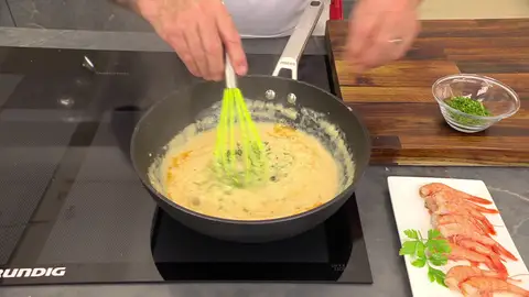 Espolvoréala con un poco de perejil picado Espolvoréala con un poco de perejil picado