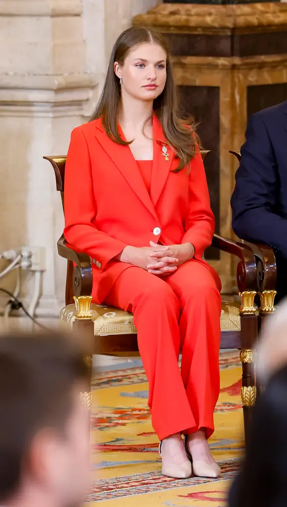 La Princesa de Asturias con un look rojo de Roberto Verino