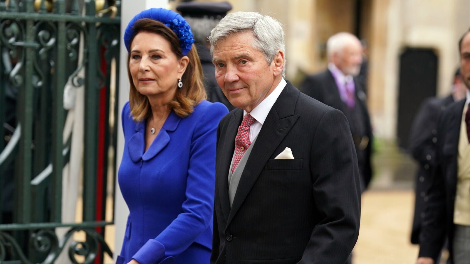 Los padres de Kate Middleton, Carole y Michael, aparecen con el príncipe Guillermo en Ascot
