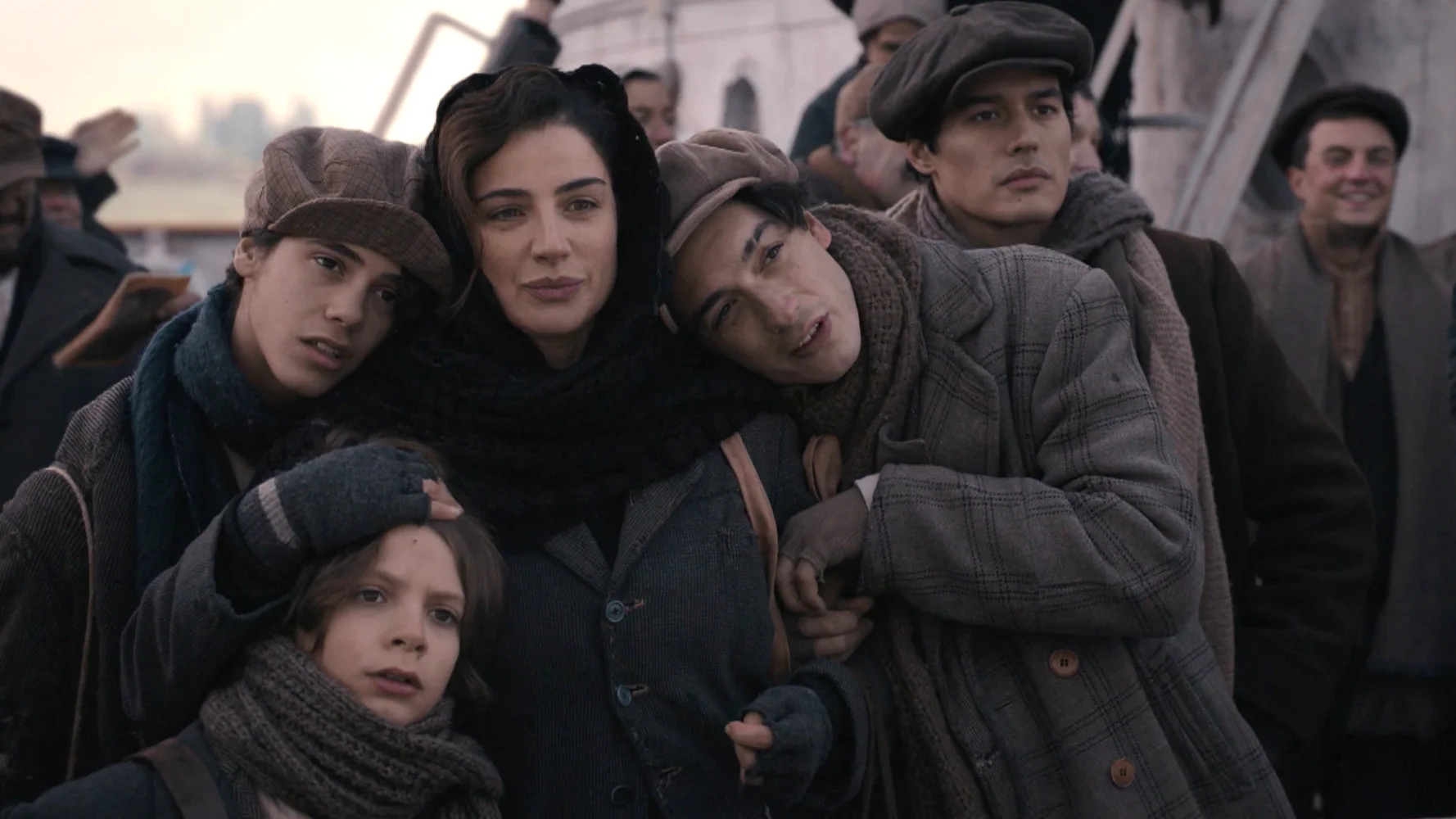 "Mejor huir como ladrones que como asesino": el jueves, gran estreno de La vida prometida en Antena 3 "Mejor huir como ladrones que como asesino": el jueves, gran estreno de La vida prometida en Antena 3