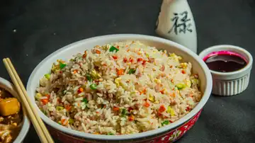 Clásico arroz tres delicias chino