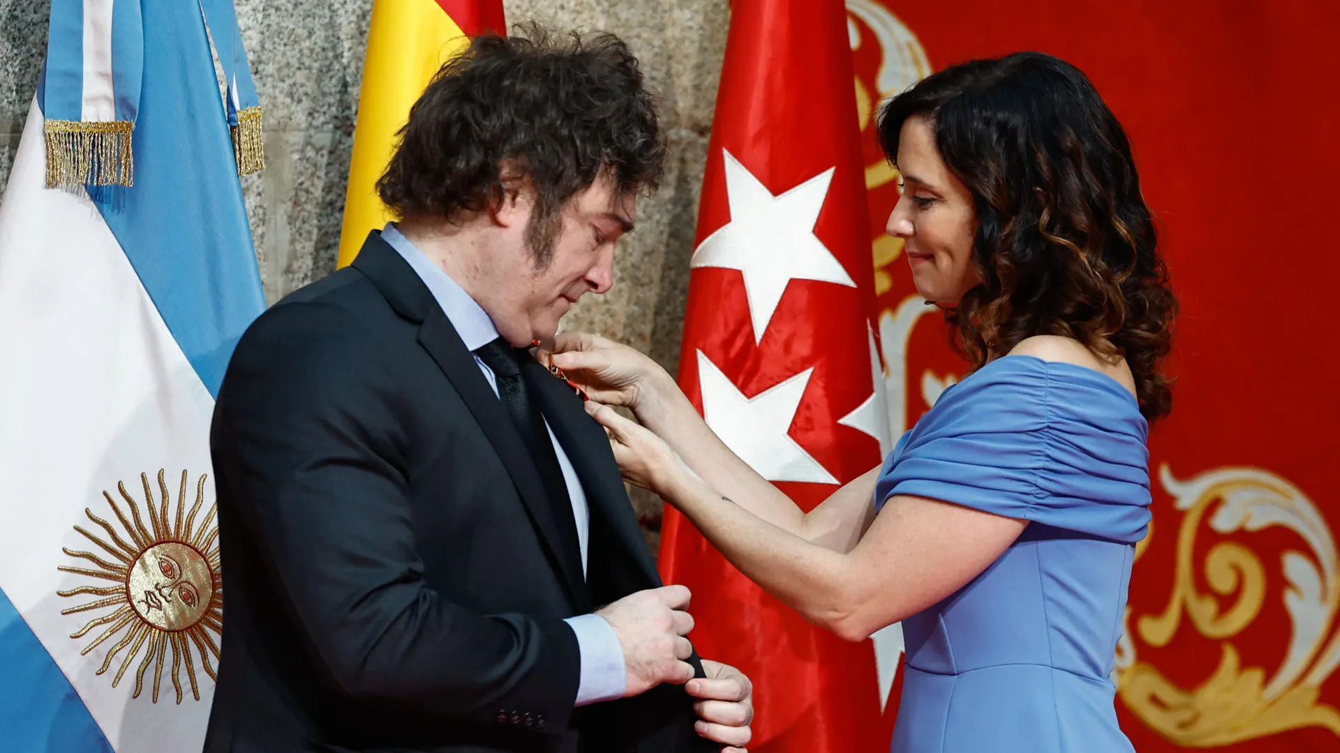 Ayuso entrega la Medalla Internacional de la Comunidad de Madrid a Milei Ayuso entrega la Medalla Internacional de la Comunidad de Madrid a Milei