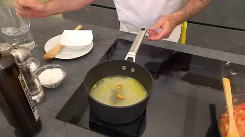 Cocínalo a fuego medio durante 18 minutos Cocínalo a fuego medio durante 18 minutos