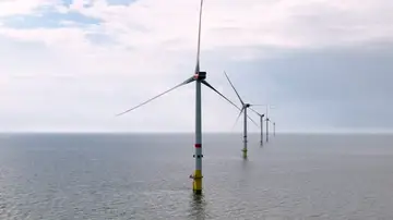 Parque eólico en construcción en el Mar Báltico