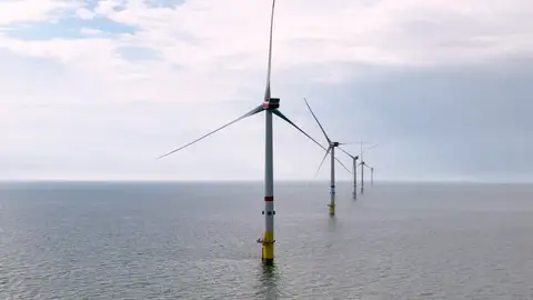 Parque eólico en construcción en el Mar Báltico