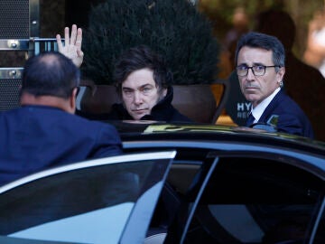 El presidente argentino, Javier Milei a su llegada este viernes a Madrid