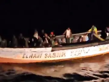 Cayuco de inmigrantes Cayuco de inmigrantes