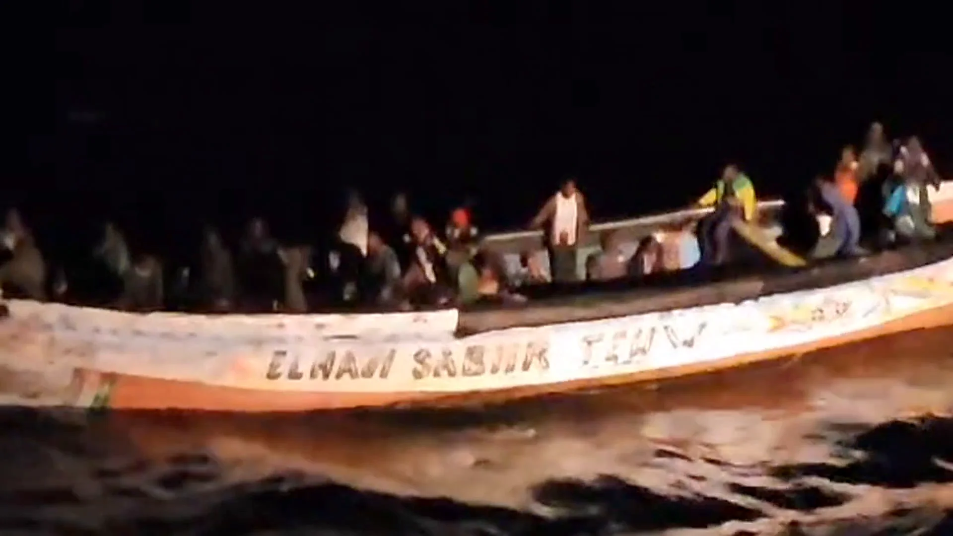 Cayuco de inmigrantes Cayuco de inmigrantes