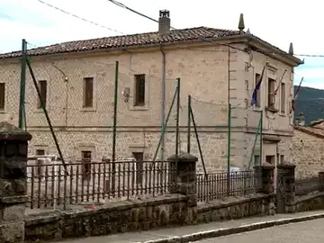 Colegio en Regumiel de la Sierra en Burgos Colegio en Regumiel de la Sierra en Burgos