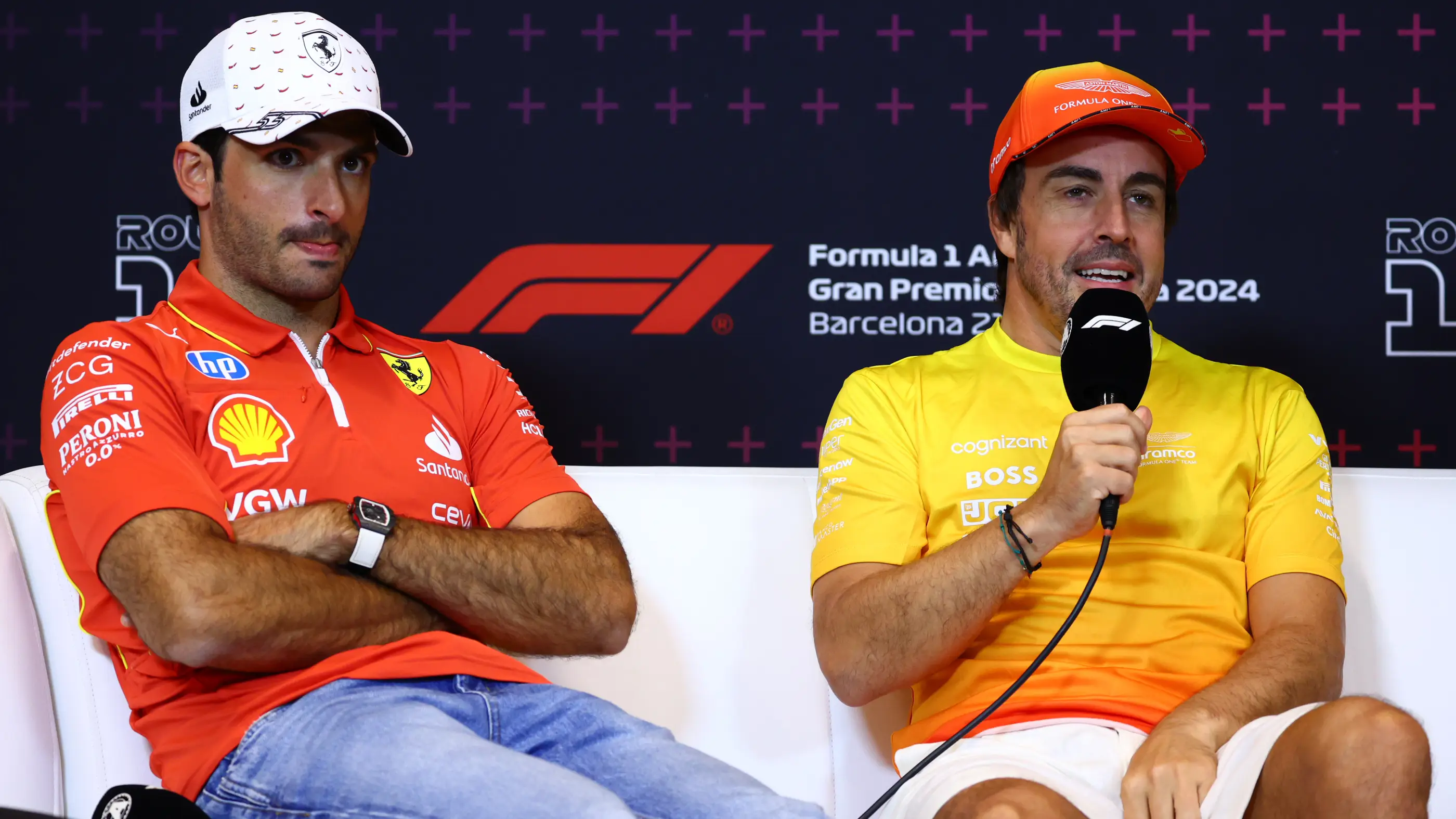 Carlos Sainz y Fernando Alonso hablan con la prensa durante el GP de Espa&ntilde;a 2024