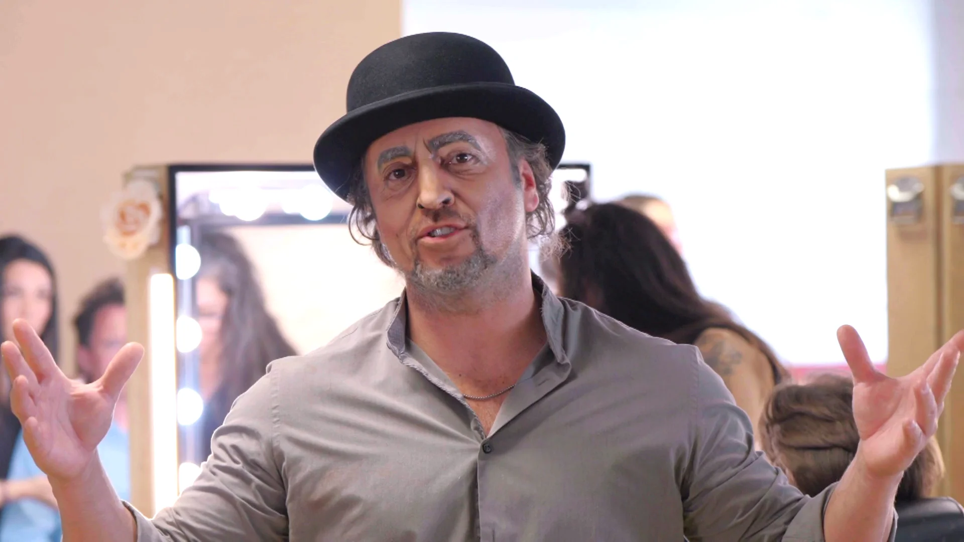 Impresionante: así se convirtieron David Bustamante en Joaquín Sabina y Conchita en el Rey León Impresionante: así se convirtieron David Bustamante en Joaquín Sabina y Conchita en el Rey León