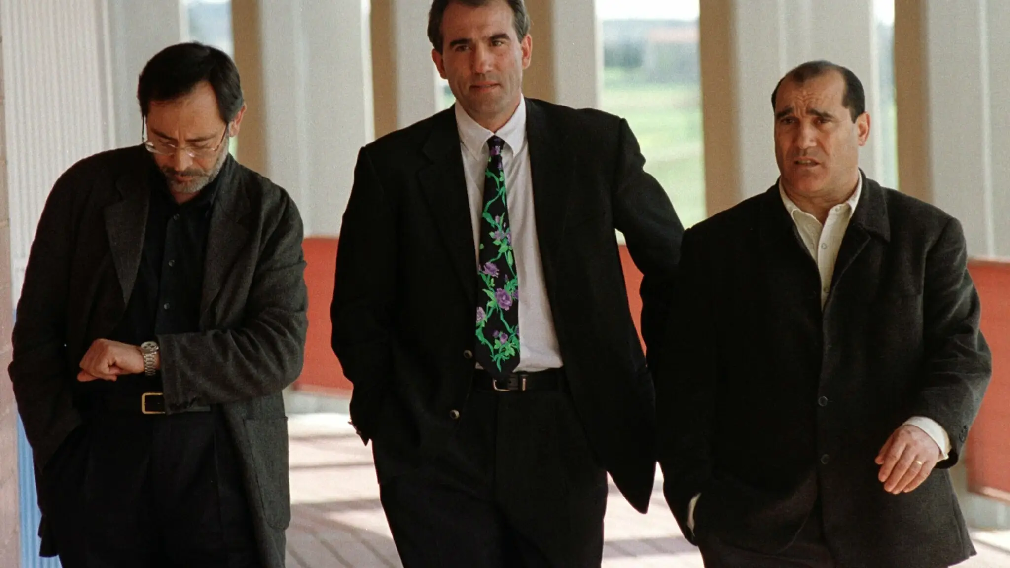 José María Caneda (d), tras firmar en 1999 el contrato de Andoni Goikoetxea (c) como nuevo entrenador del Compostela, junto al gerente del club José Fidalgo José María Caneda (d), tras firmar en 1999 el contrato de Andoni Goikoetxea (c) como nuevo entrenador del Compostela, junto al gerente del club José Fidalgo