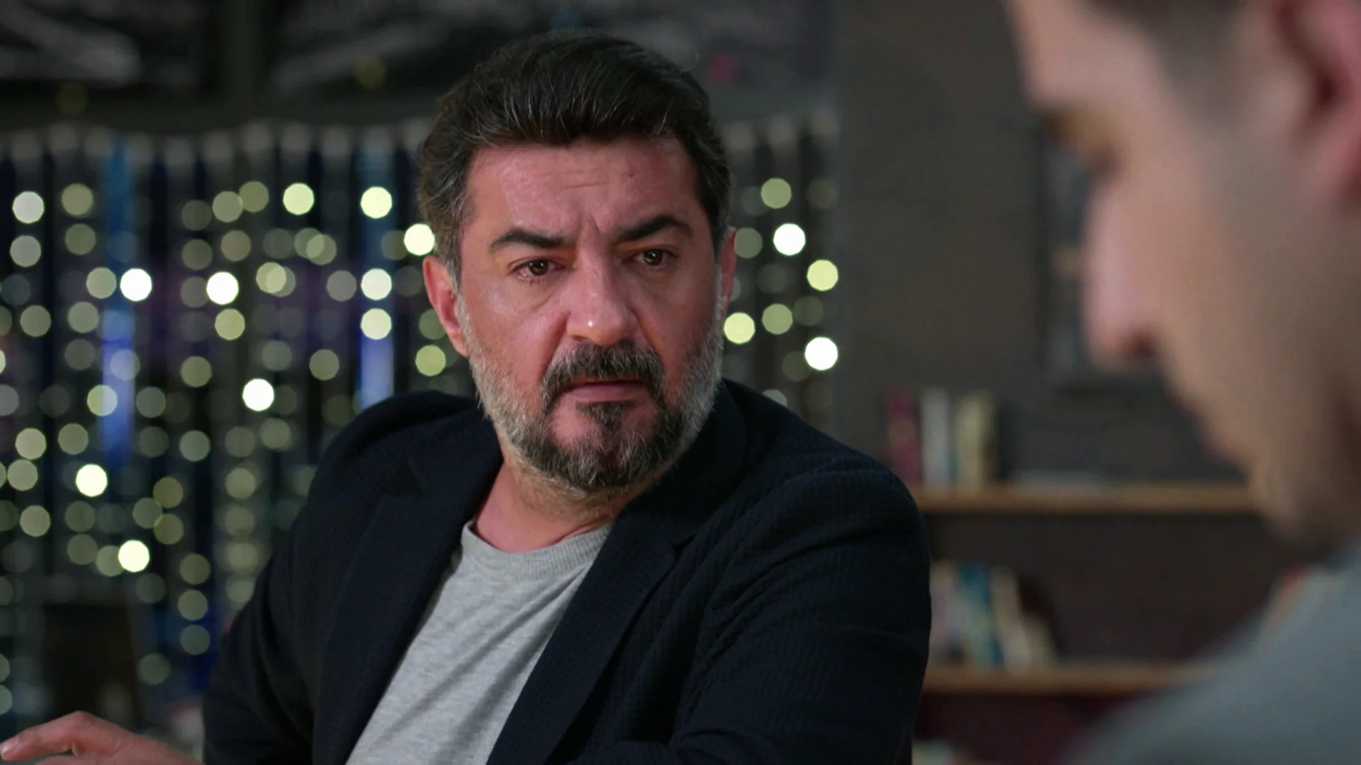 ¿Akif, arruinado? Nebahat cancela todas sus tarjetas de crédito por su traición ¿Akif, arruinado? Nebahat cancela todas sus tarjetas de crédito por su traición
