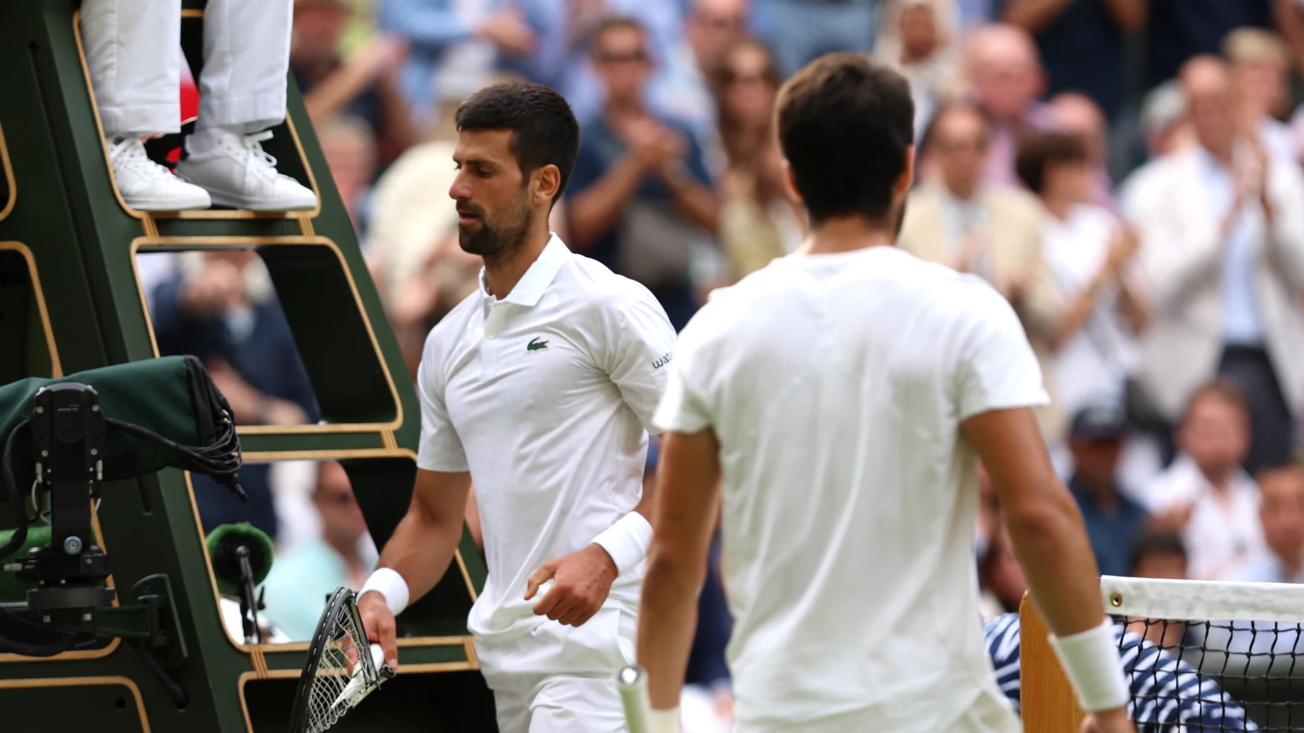 Novak Djokovic y Carlos Alcaraz durante la final de Wimbledon 2023