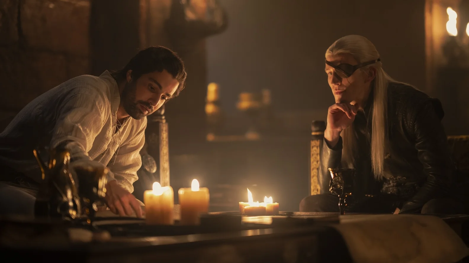 Criston Cole y Aemond Targaryen en La Casa del Drag&oacute;n