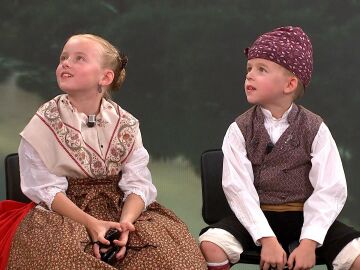 María y Sergio, los niños joteros, visitan Y ahora Sonsoles