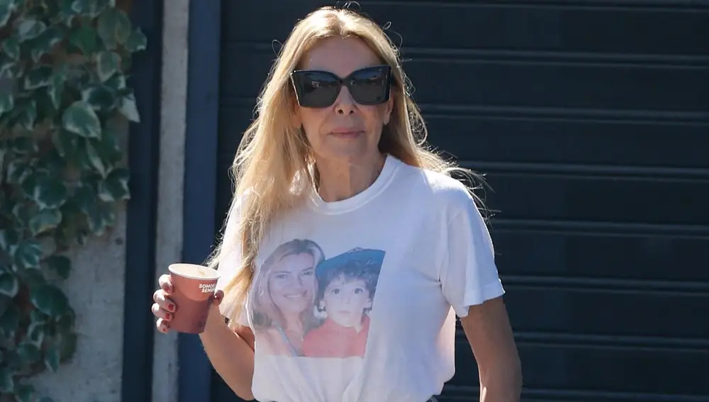 Ana Obregón, con una camiseta homenaje a su hijo