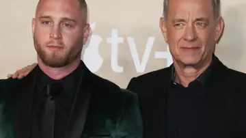 Tom Hanks junto a su hijo Chet Hanks Tom Hanks junto a su hijo Chet Hanks