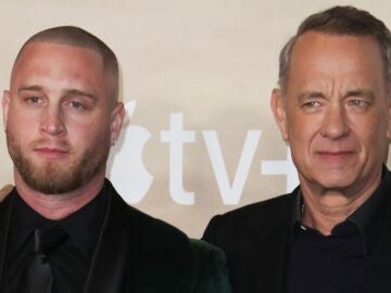 Tom Hanks con su hijo Chet