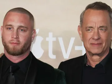 Tom Hanks con su hijo Chet Tom Hanks con su hijo Chet