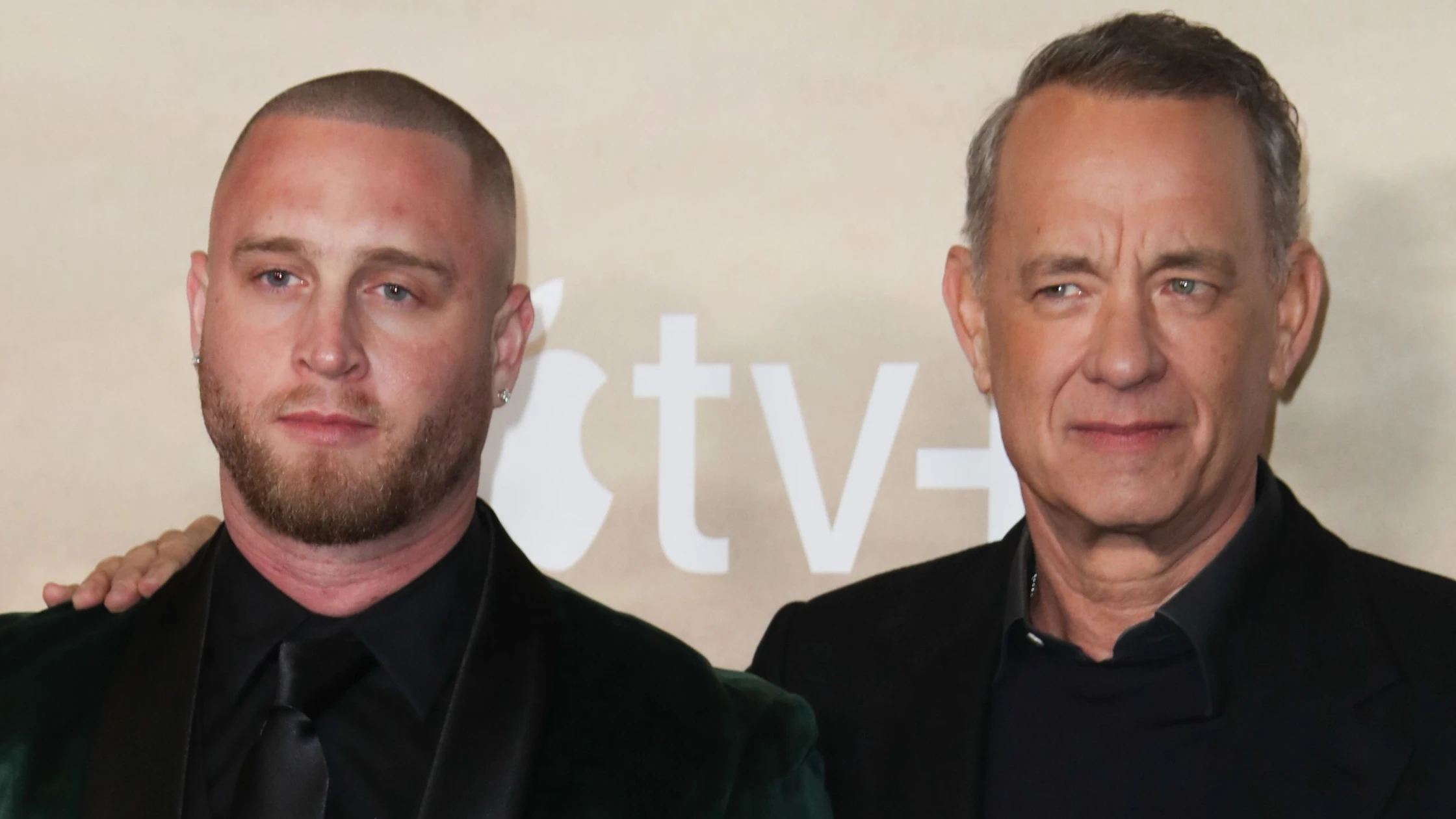 Tom Hanks con su hijo Chet