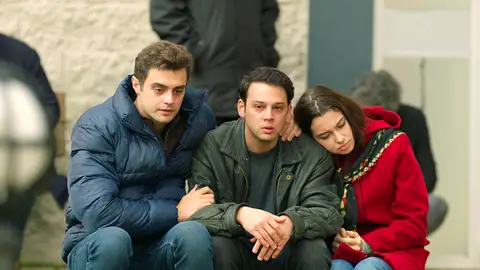 Avance semanal de Hermanos: “¡La espalda de aquel cuya carga es la de un hermano se doblará, pero su corazón no!” Avance semanal de Hermanos: “¡La espalda de aquel cuya carga es la de un hermano se doblará, pero su corazón no!”