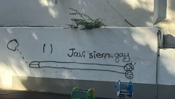 Pintadas hom&oacute;fobas contra el alcalde de un pueblo de Tenerife