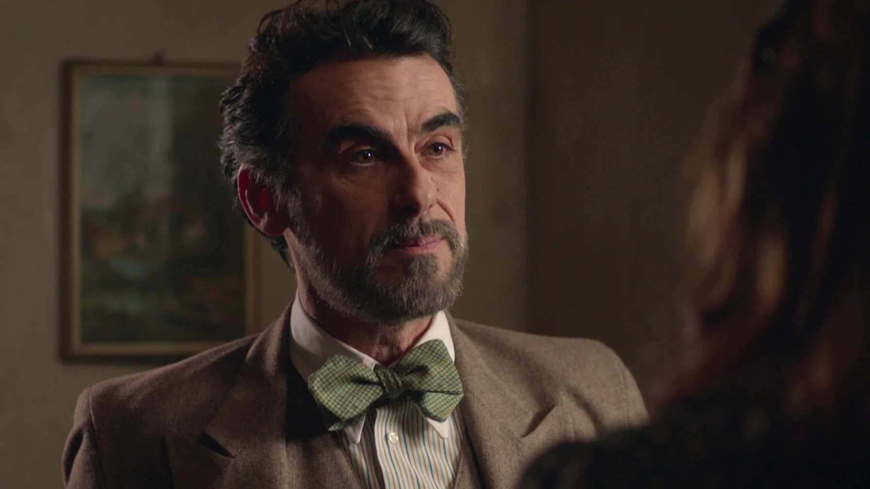 Alfonso invita a cenar a Amedeo Ferri y Antonio recibe una peligrosa amenaza