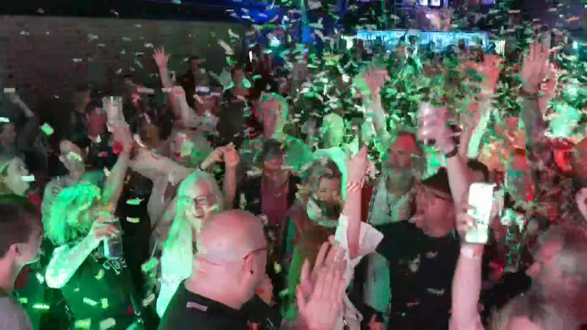 Celebraci&oacute;n ante la victoria del Partido Laborista