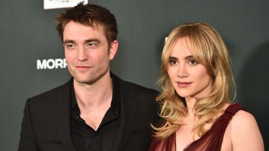 Robert Pattinson y su pareja Suki Waterhouse